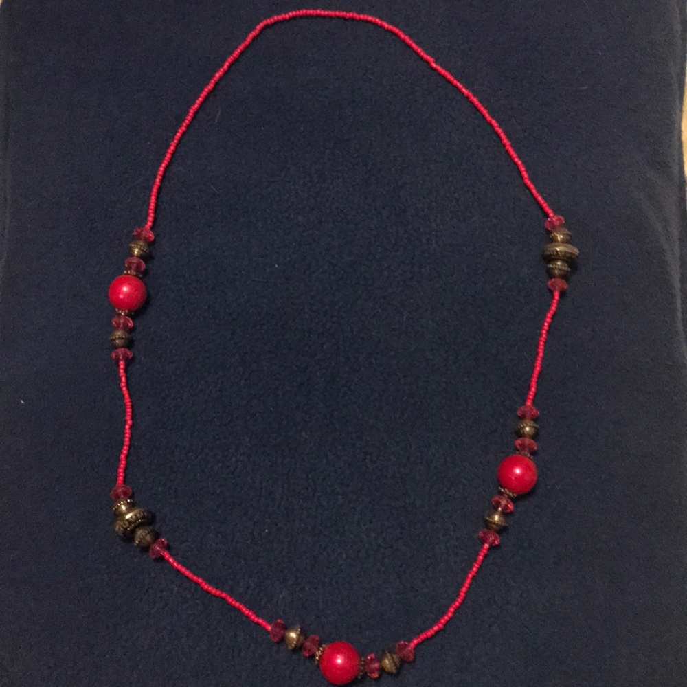 3/&13 Beautiful hot pink and silver necklace